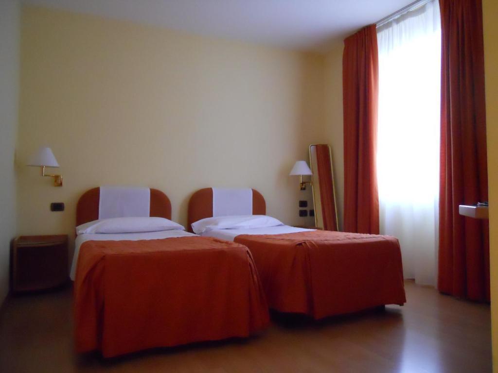 Albergo Italia Урбіно Номер фото