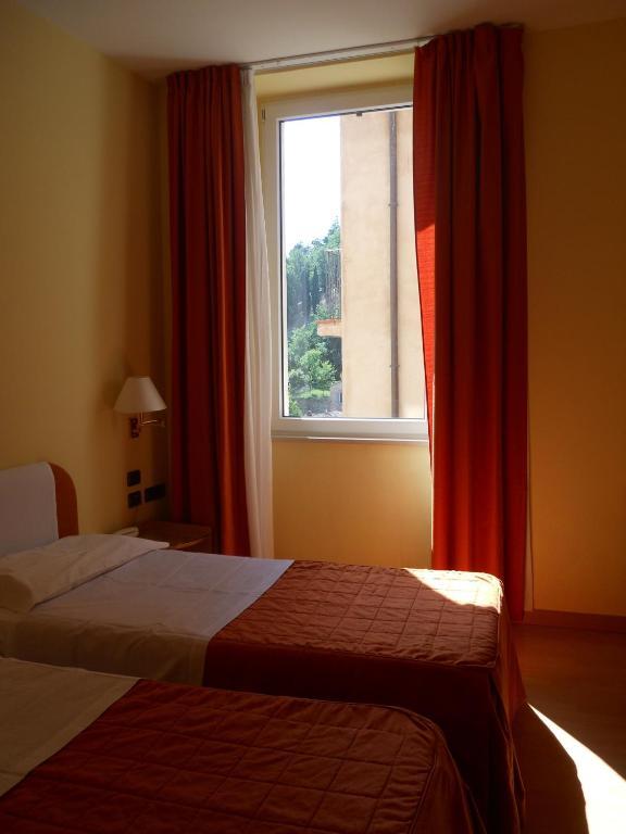 Albergo Italia Урбіно Номер фото