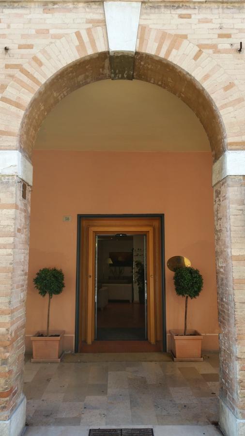Albergo Italia Урбіно Екстер'єр фото