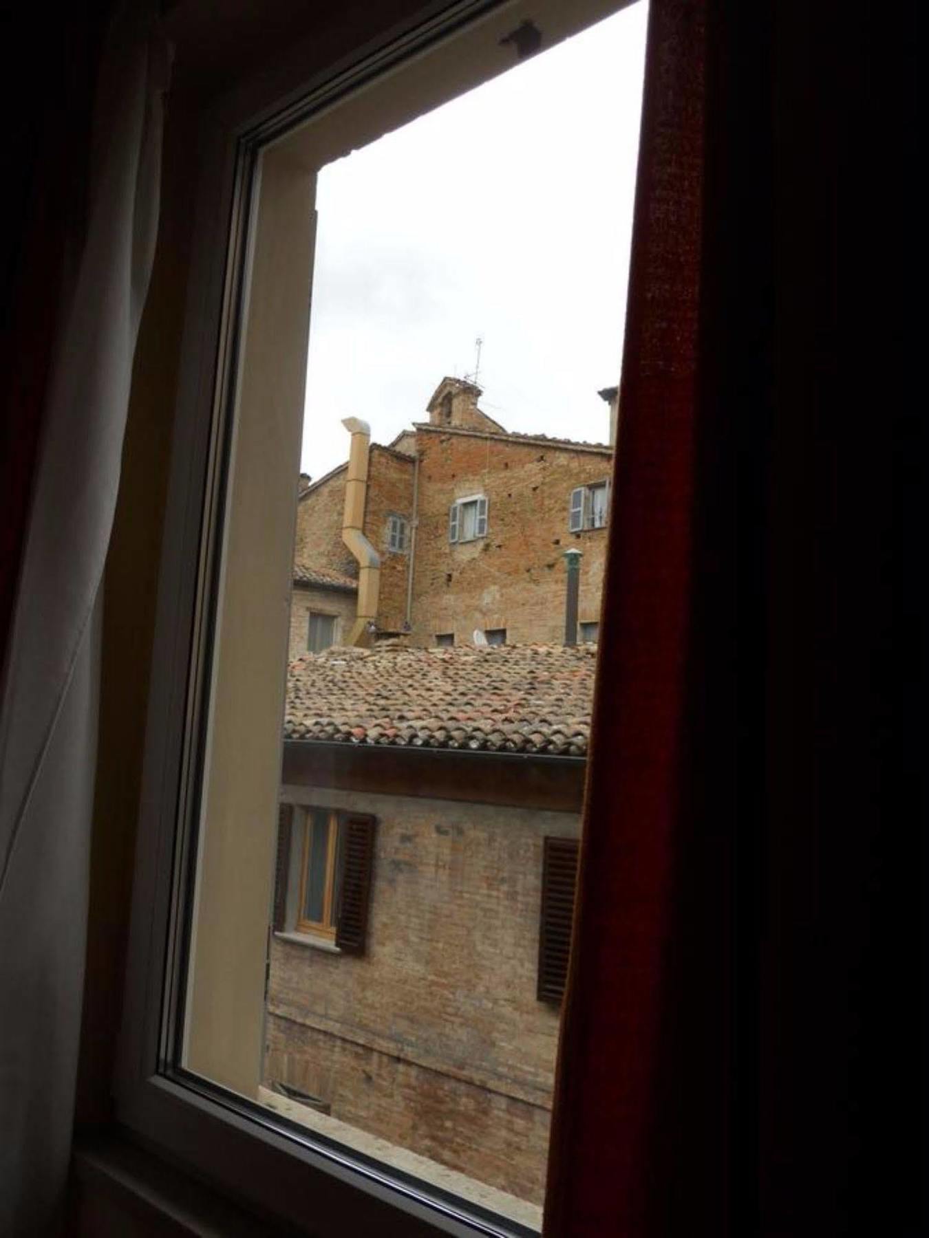 Albergo Italia Урбіно Екстер'єр фото
