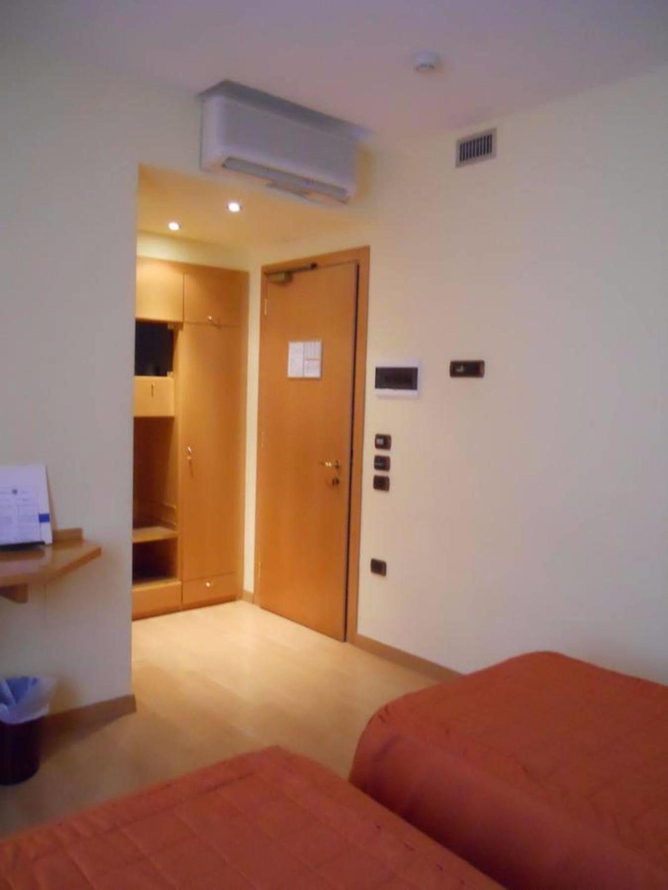 Albergo Italia Урбіно Екстер'єр фото
