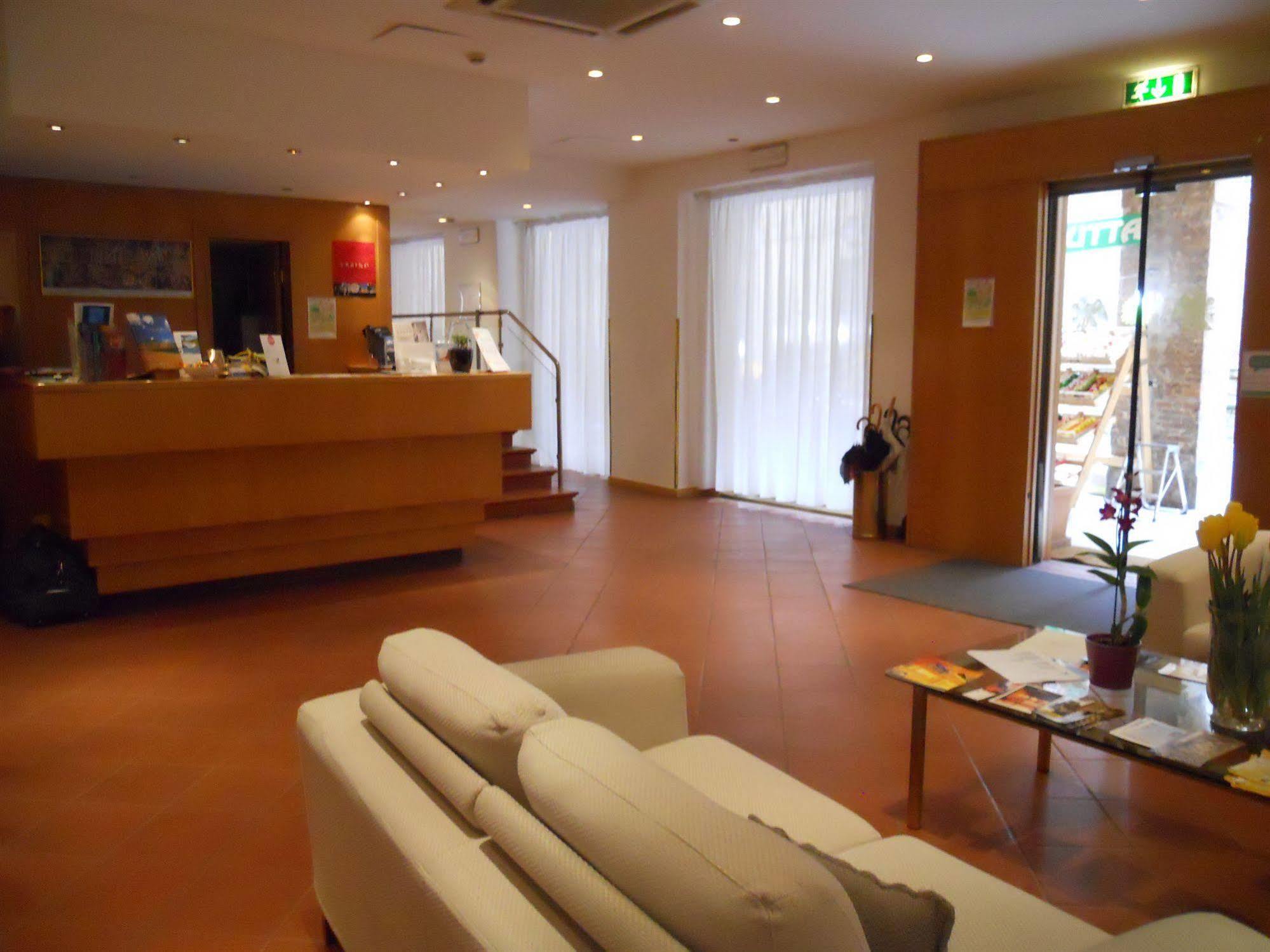 Albergo Italia Урбіно Екстер'єр фото